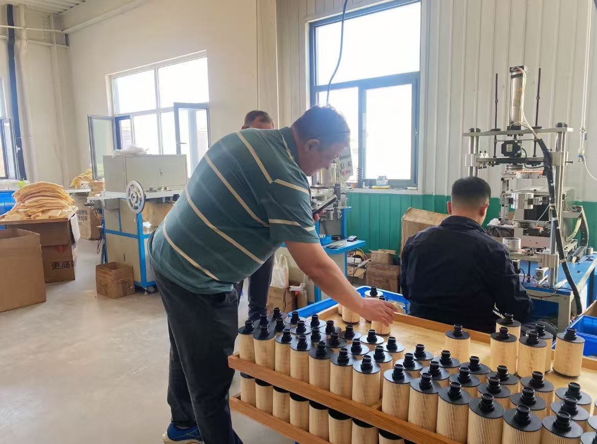 Russiske kunder besøger Guohao Filter Factory